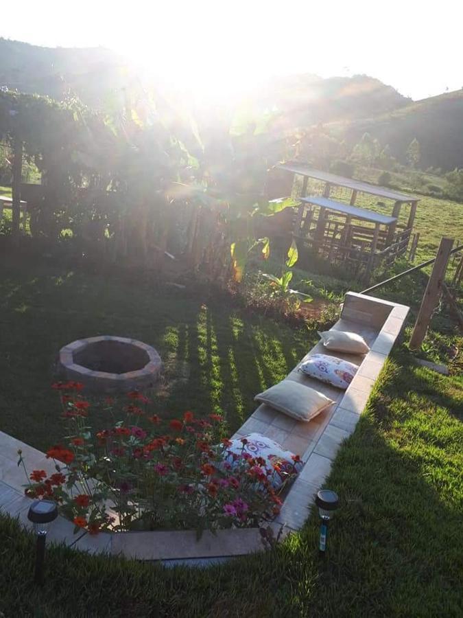 Pousada Chales Dos Montes Santana dos Montes Eksteriør bilde