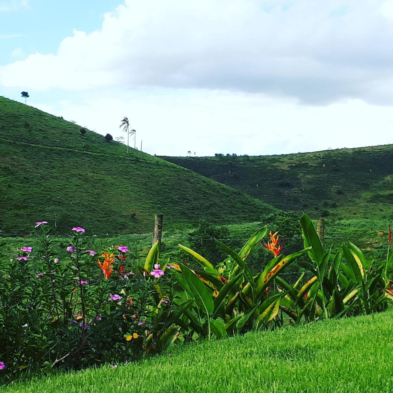 Pousada Chales Dos Montes Santana dos Montes Eksteriør bilde