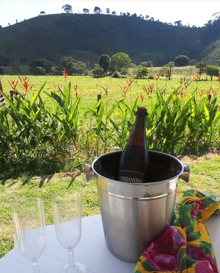 Pousada Chales Dos Montes Santana dos Montes Eksteriør bilde